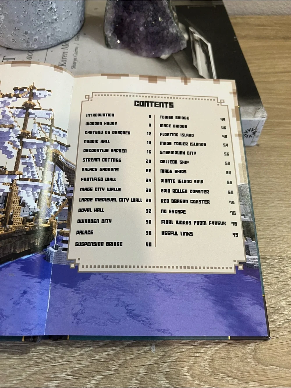 Minecraft Construction Handbook Hardcover 2014 Mojang Official Guide Book